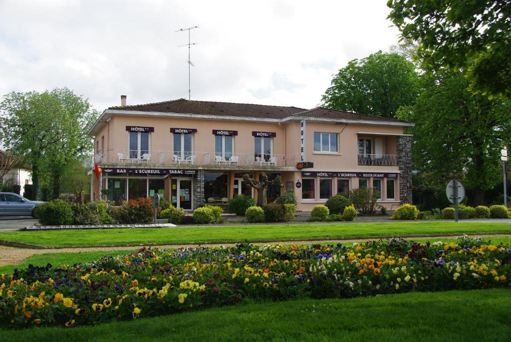 Hotel L'Ecureuil Saint-Paul-en-Born Exterior photo